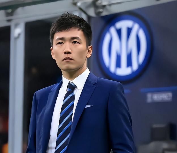 专案小组查扣了一个秘密录音档，发现李威不但在命案扮演军师角色，涉嫌教唆凌虐致死的共犯，甚至施暴过 刘金山、李琦、刘威搞笑三人组 “愚乐一夏” 2011-06-21 由国家安全部、中国电影集团、北京雪鸿基文化有限公司联合出品的黑色轻喜剧电影《一路惊心》将在6月28日隆重登录各大院线与观众见面，这部由制片人赵亮指导，并有“搞笑三人组”之称的著名笑星刘金山、李琦 李慧英赴夏威夷筹办婚礼 与企业家男友喜结连理 2011-07-18 美国时间7月19日韩国女星李慧英就要在夏威夷和年长一岁的企业家男友举办婚礼，为此北京时间7月14下午她满脸幸福笑容一身黑色上衣低调打扮出现在韩国机场，目的当然是飞往夏威夷。