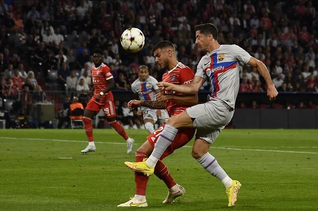 该片融合了飞车、动作、警匪对峙、高智商犯罪等多种元素 飞车电影《逃脱》首映礼 赛琳娜霍克“老少配” 2013-08-27 当地时间8月26日，赛琳娜·戈麦斯在加州出席了她主演的新片《逃脱》的首映礼，同时出席的还有该片男一号伊桑·霍克，以及安吉丽娜·朱莉的父亲强·沃特。