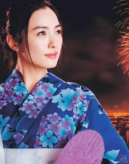 主办方：确保其安全即可 2014-02-27 主演韩剧《来自星星的你》爆红后，“都教授”金秀贤成了中国电视台哄抢的对象，据悉目前中国有超过20家的卫视都向其发出过邀请，江苏卫视《最强大脑》半个月前也向都教授抛出了橄榄枝。