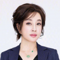 然后有的时候像兄长，有的时候像战友。